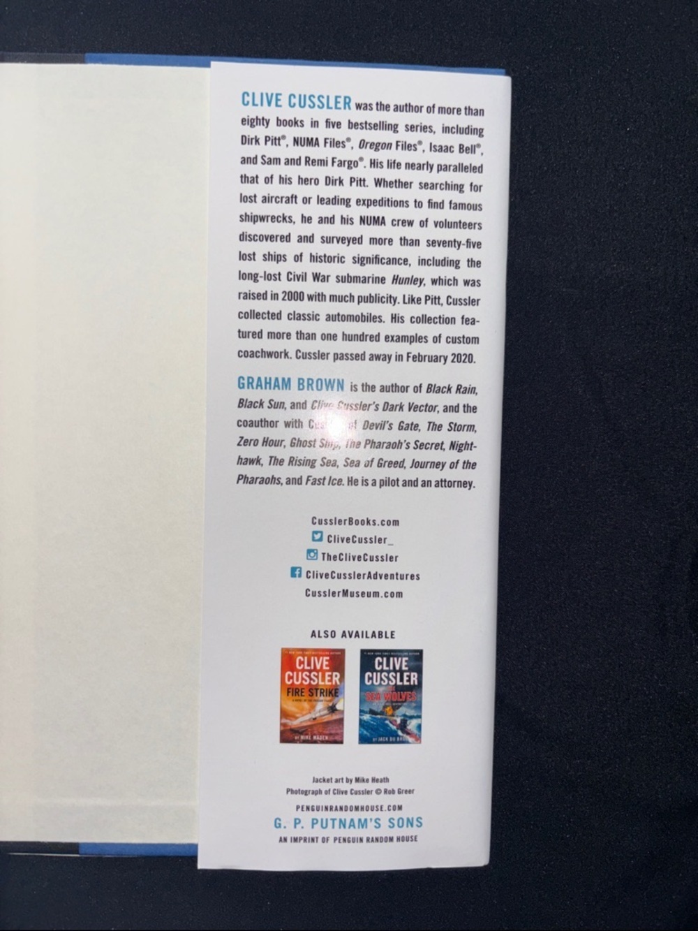 Clive Cussler 2 Book Bundle 📚🤺 - Picture 6 of 7